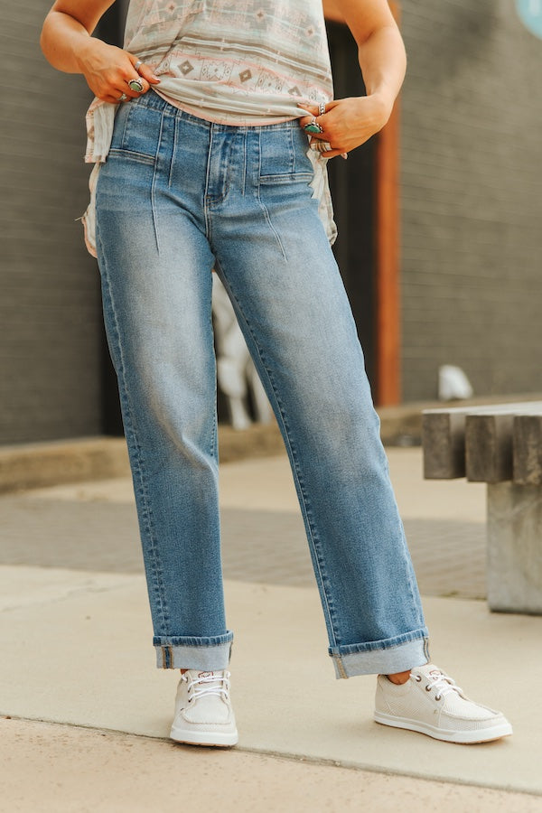 Mid Wash High Rise Pocket Detailed Cuffed Boyfriend Jeans